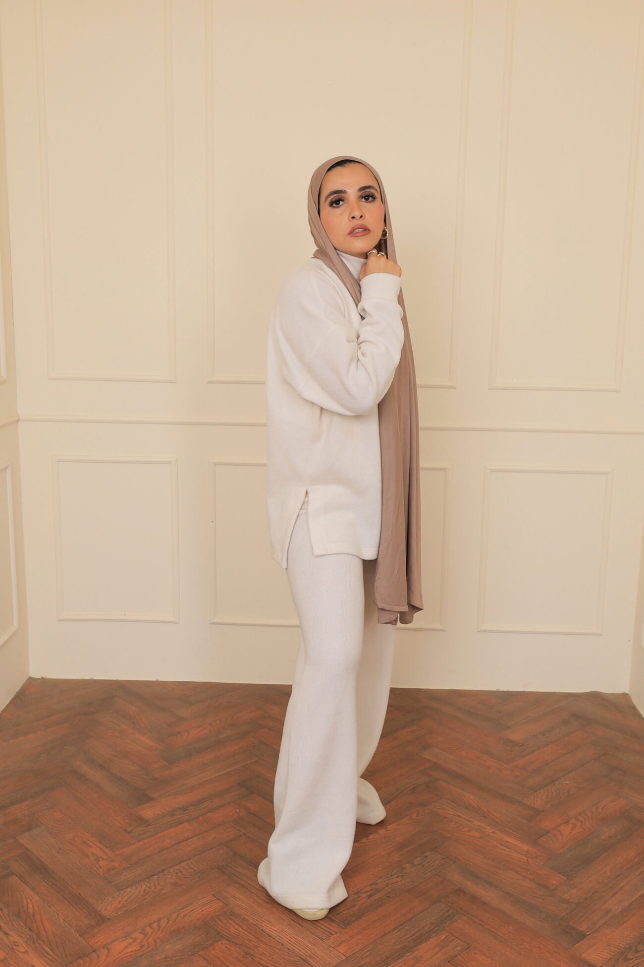 SET - Image 3